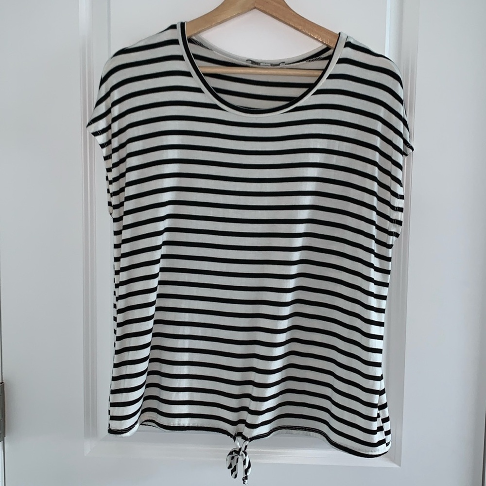 Green Envelope black and white striped cap sleeve shirt with drawstring bottom.